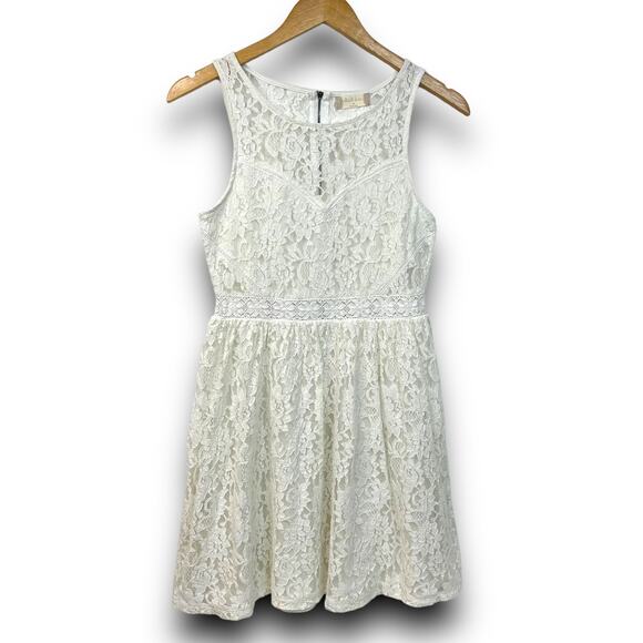 Altar'd State Dresses & Skirts - Altard State White Lace Dress Sleeveless Fit and Flare Scoop Neck Size Medium